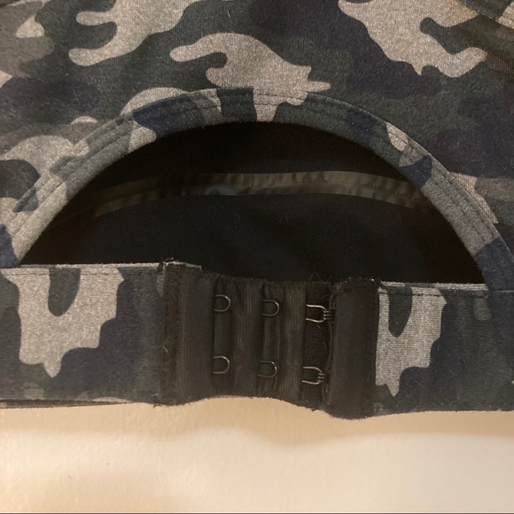 FABLETICS Sylvia adjustable sports bra in Moss Camo - Picture 5 of 10